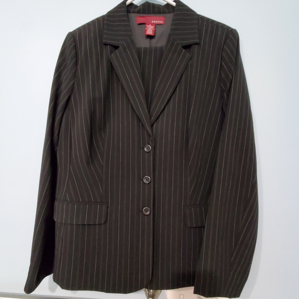 Merona Women's Dressy Suit jacket and dress pants